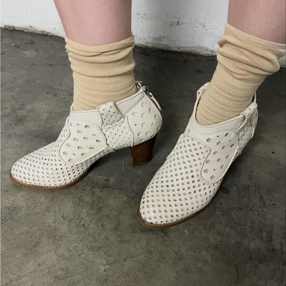 Tsumori Chisato White Booties